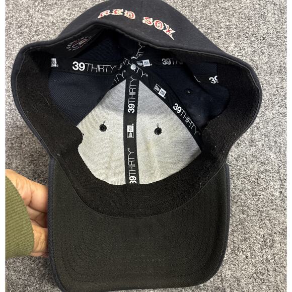 Genuine Merchandise New Era 39Thirty Boston Red Sox Baseball Cap Size Sm/Med - Picture 4 of 5